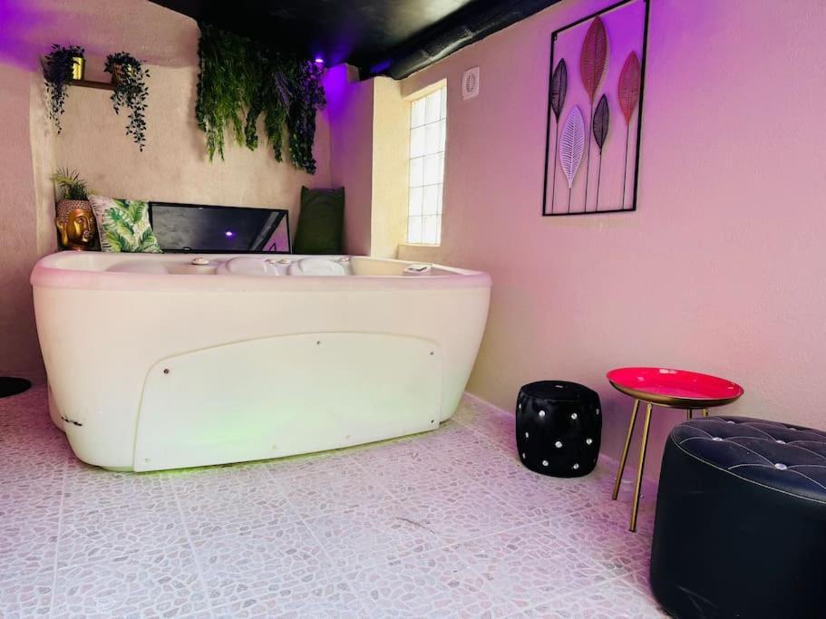 13 Nuances De Grey Jacuzzi Vila Marselha Exterior foto